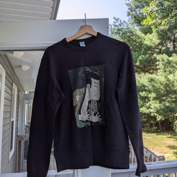 Black graphic sweatshirt NWOT - Picture 3 of 3